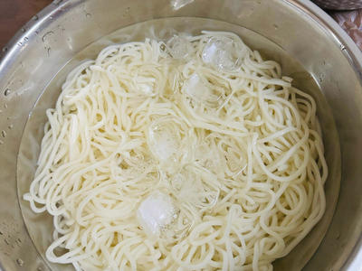 超市包装面条如何做炒面