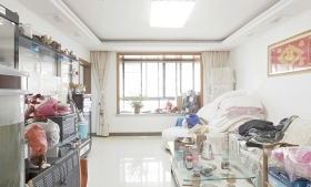 夏阳超市楼上卖什么