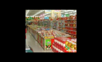 超市选址的艺术：平衡人流量与租金成本