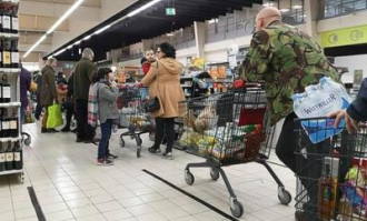 英国封城超市现状如何