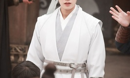 任嘉伦国超市什么