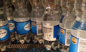 超市为什么水便宜